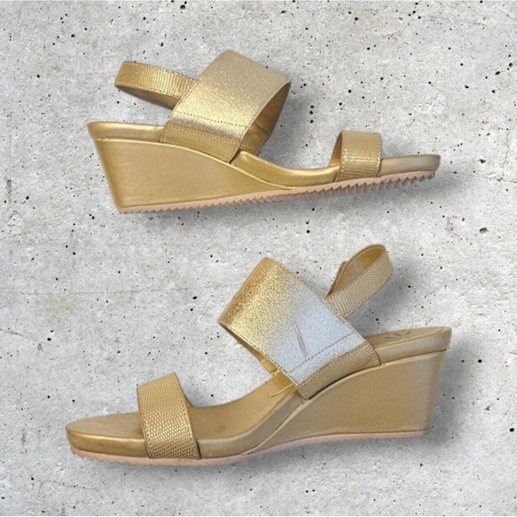 Isaac Mizrahi LIVE Gold Leather Double Strap Aubrey Wedge Sandal 8.M PREOWNED - Picture 7 of 13